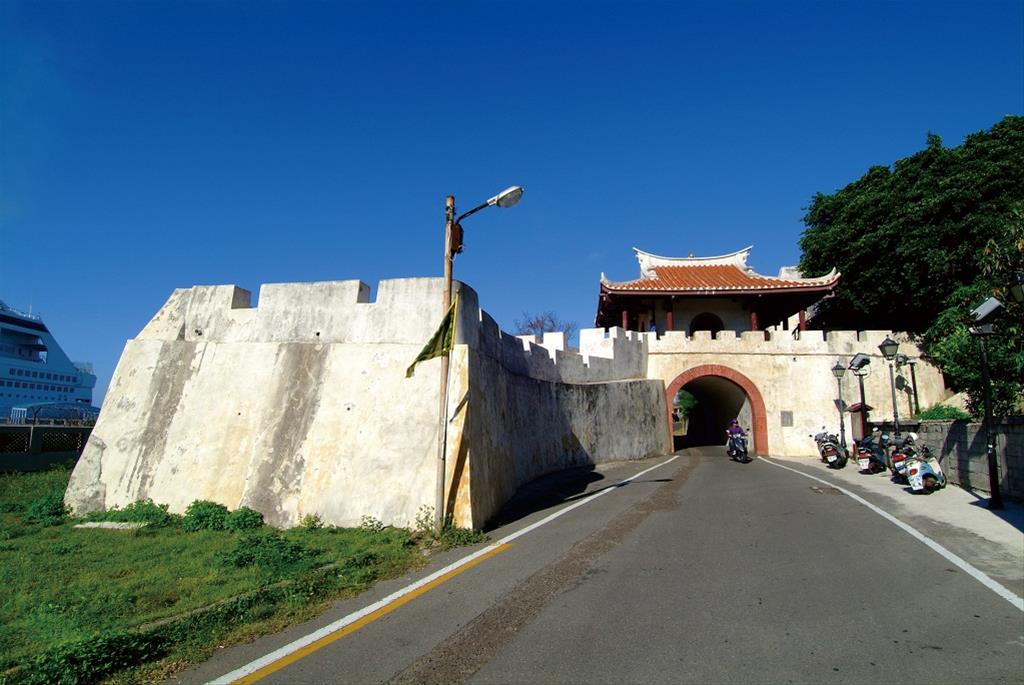 Lovers Lane and Shuncheng Gate