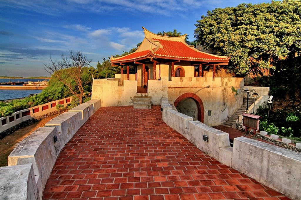 Lovers Lane and Shuncheng Gate