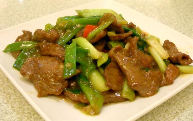 FRIED BEEF WITH GREEN ONION