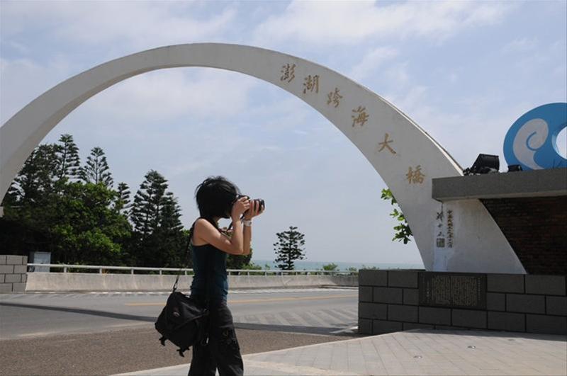 跨海大橋是來澎湖遊客非留影不可的拍照景點之一